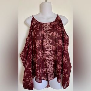 Rewind | Women’s Maroon and Pink Floral Cold Shoulder Blouse Top Size Medium